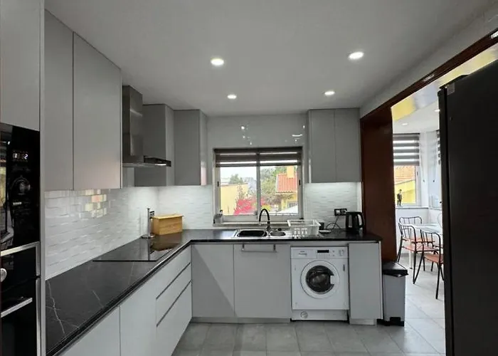 200m - Train Station Barrinha House & Pool بيت للعطل إسموريز