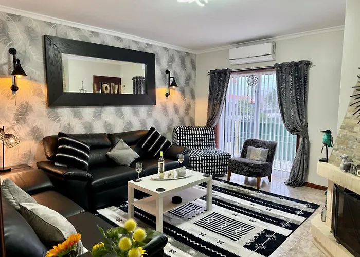 200m - Train Station Barrinha House & Pool بيت للعطل