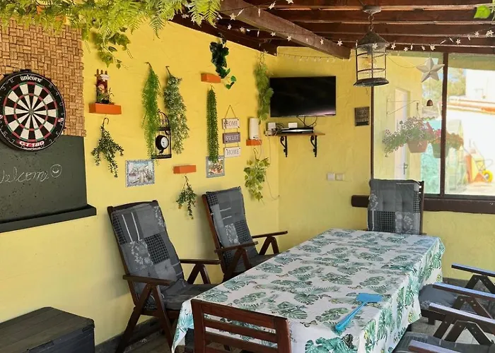 200m - Train Station Barrinha House & Pool بيت للعطل إسموريز