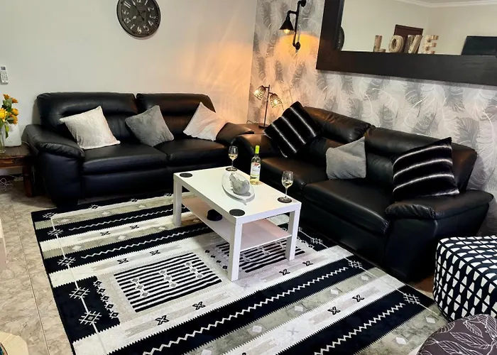 بيت للعطل 200m - Train Station Barrinha House & Pool إسموريز