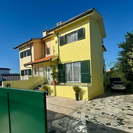 Semesterbostad 200m - Train Station Barrinha House & Pool Esmoriz