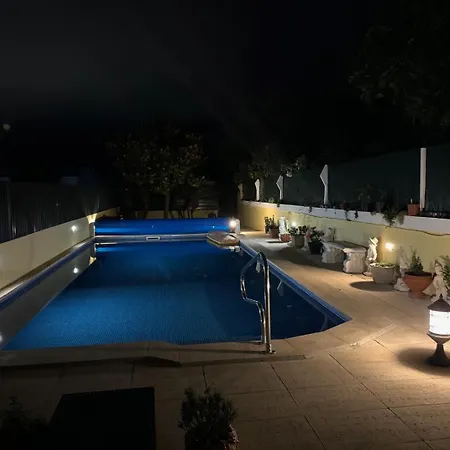 Semesterbostad 200m - Train Station Barrinha House & Pool Esmoriz