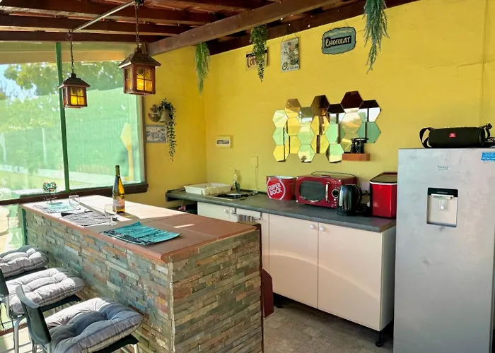 200m - Train Station Barrinha House & Pool エスモリス